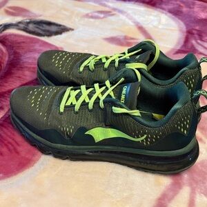 Men's Vibrant Green Athletic Shoes